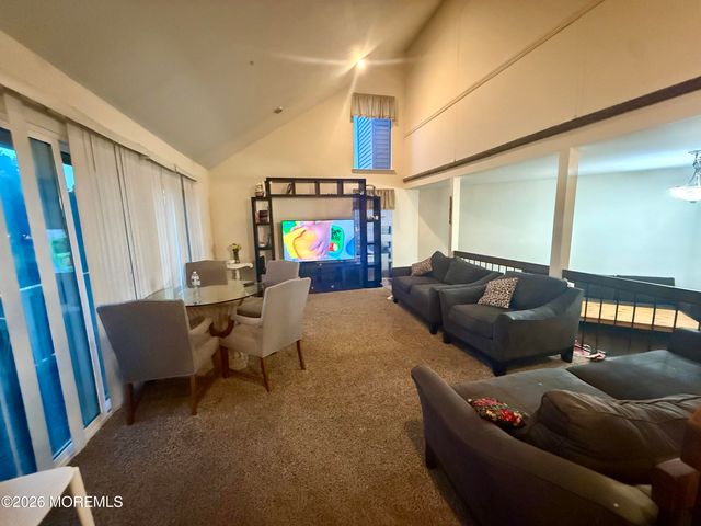 9 Cotswold Circle 809, Ocean Twp, NJ 07712