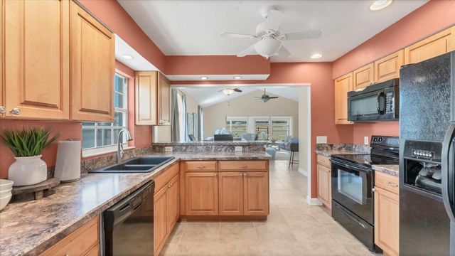 3613 57TH AVENUE DRIVE W 3613, Bradenton, FL 34210