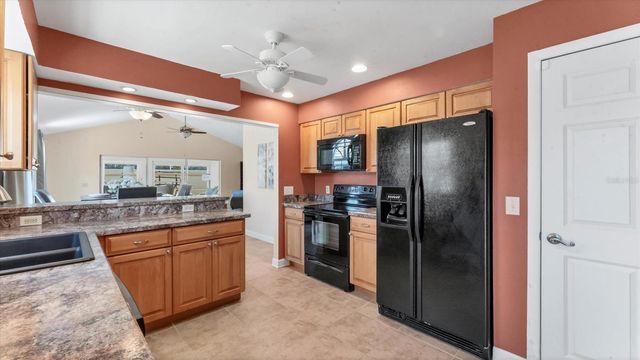 3613 57TH AVENUE DRIVE W 3613, Bradenton, FL 34210