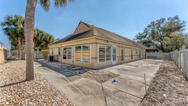 3613 57TH AVENUE DRIVE W 3613, Bradenton, FL 34210
