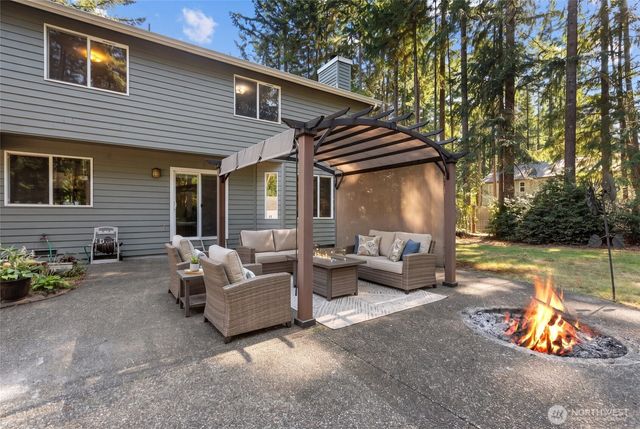 1232 SE High Ridge Court, Port Orchard, WA 98367