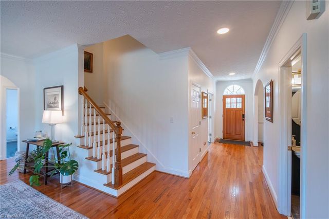 360 Sunset Road, Clemmons, NC 27012