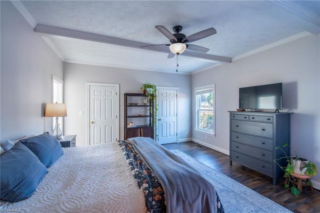 360 Sunset Road, Clemmons, NC 27012