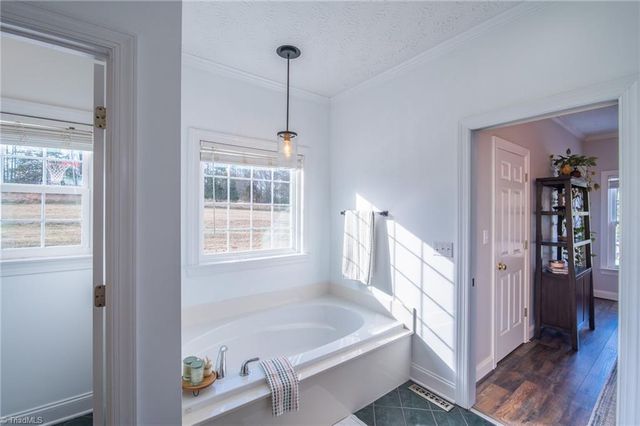 360 Sunset Road, Clemmons, NC 27012