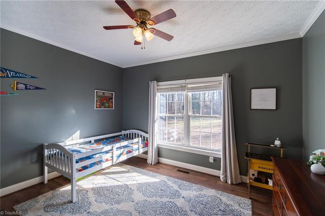 360 Sunset Road, Clemmons, NC 27012