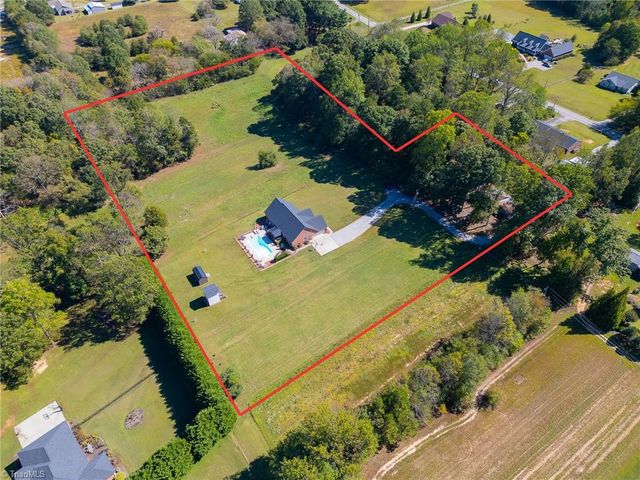 360 Sunset Road, Clemmons, NC 27012