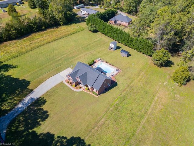 360 Sunset Road, Clemmons, NC 27012