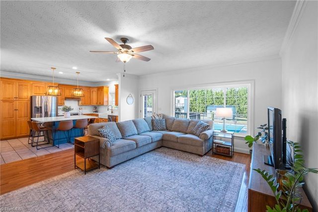 360 Sunset Road, Clemmons, NC 27012