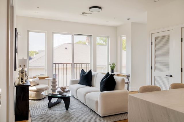 58 Kent U403, Brookline, MA 02445