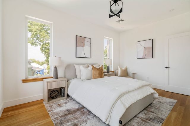 58 Kent U403, Brookline, MA 02445