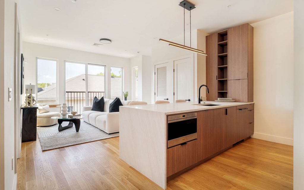 58 Kent U403, Brookline, MA 02445