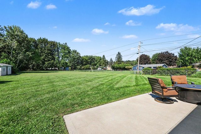 15219 Kerlin Drive, Granger, IN 46530