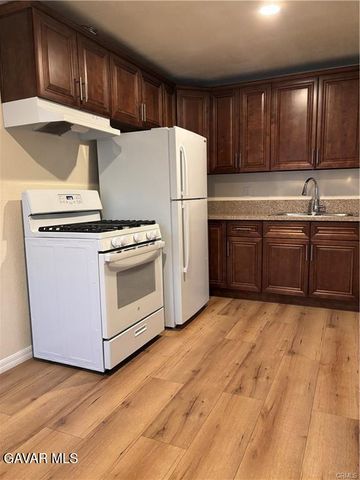 11725 Brussels Avenue, Sylmar, CA 91342