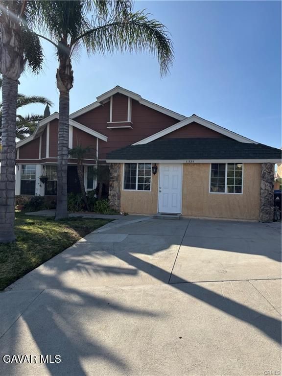 11725 Brussels Avenue, Sylmar, CA 91342