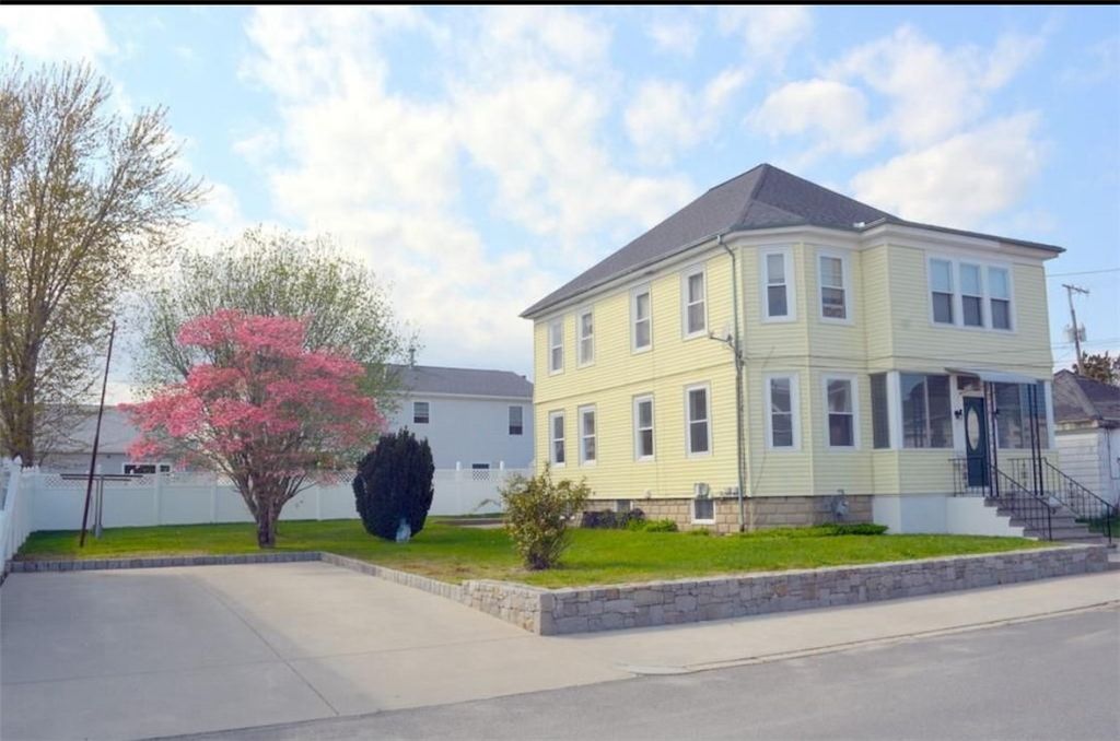 9 Apulia Street, East Providence, RI 02914