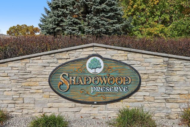 1275 Shadowood CIRCLE #110, West Bend, WI 53095