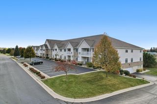 1275 Shadowood CIRCLE #110, West Bend, WI 53095