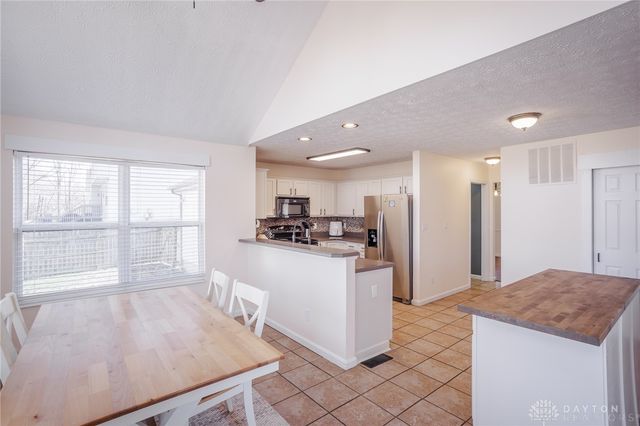 2415 Sunflower Drive, Miami Twp, OH 45342