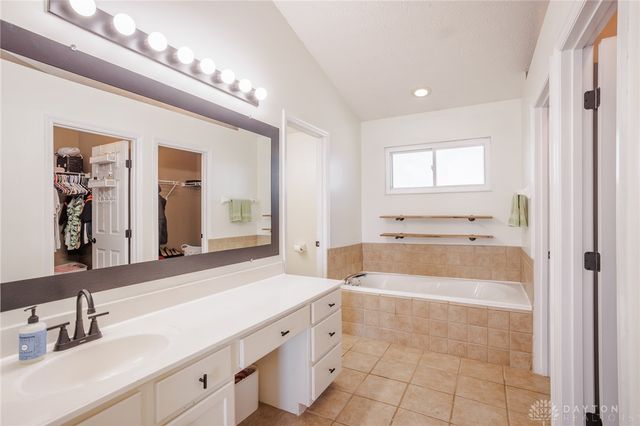 2415 Sunflower Drive, Miami Twp, OH 45342