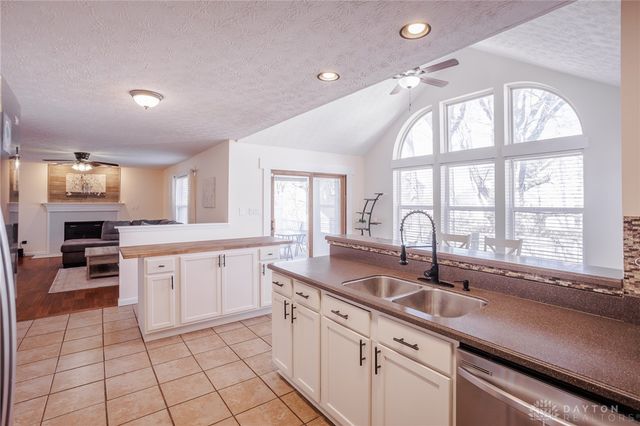 2415 Sunflower Drive, Miami Twp, OH 45342