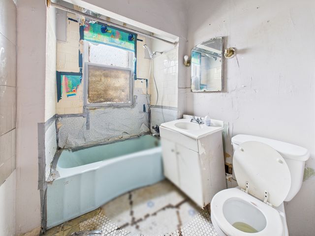 6106 S California Avenue, Chicago, IL 60629