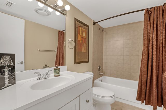 1100 Surf Road 215, Singer Island, FL 33404