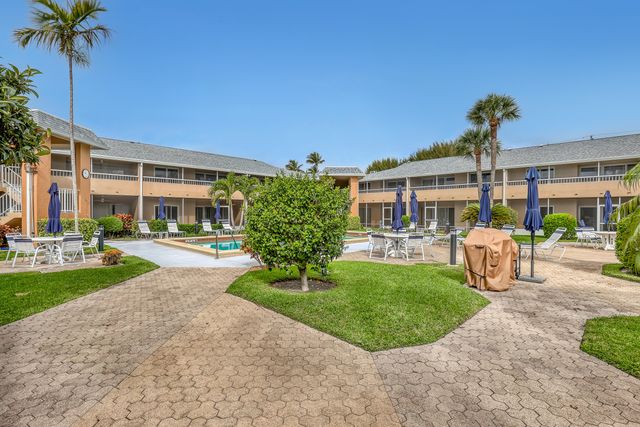 1100 Surf Road 215, Singer Island, FL 33404