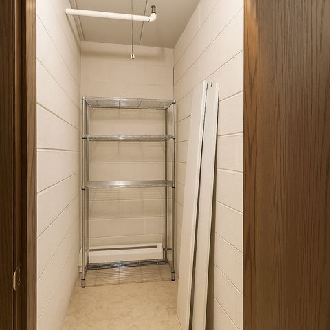 905 Center Street 208, Des Plaines, IL 60016