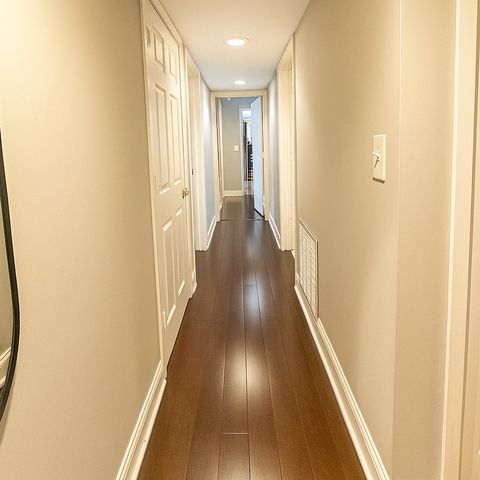 905 Center Street 208, Des Plaines, IL 60016