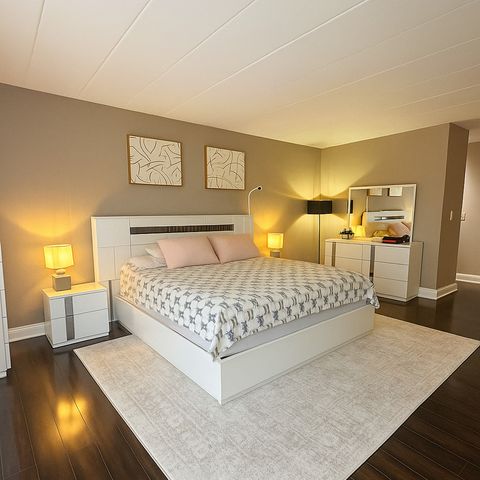 905 Center Street 208, Des Plaines, IL 60016