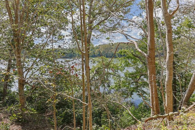 35 Santuit Pond Way 13A, Mashpee, MA 02649