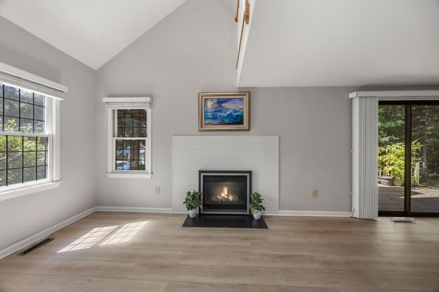 35 Santuit Pond Way 13A, Mashpee, MA 02649