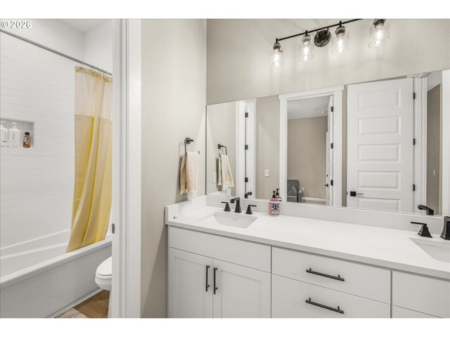 8608 Ne 182nd Pl, Vancouver, WA 98682