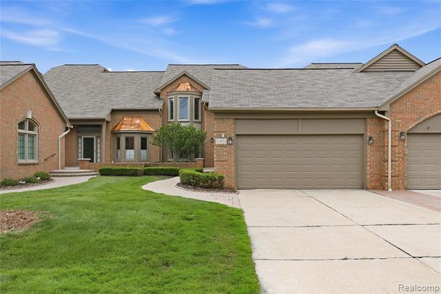 54698 Bellingham Drive 56, Utica, MI 48316