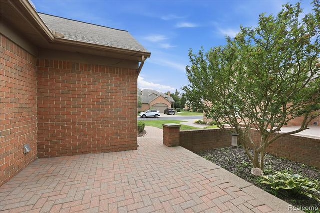 54698 Bellingham Drive 56, Utica, MI 48316
