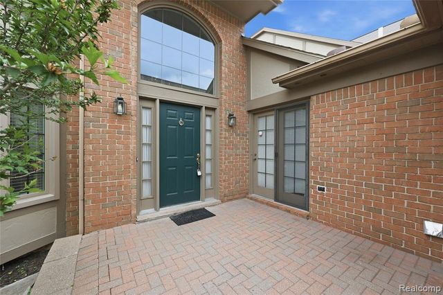 54698 Bellingham Drive 56, Utica, MI 48316