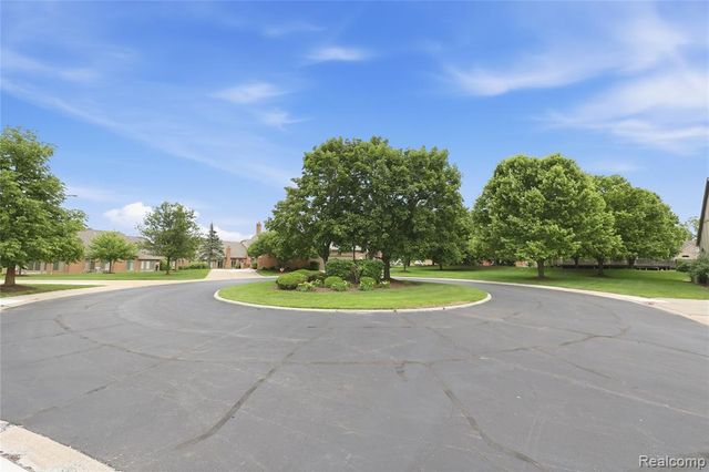 54698 Bellingham Drive 56, Utica, MI 48316