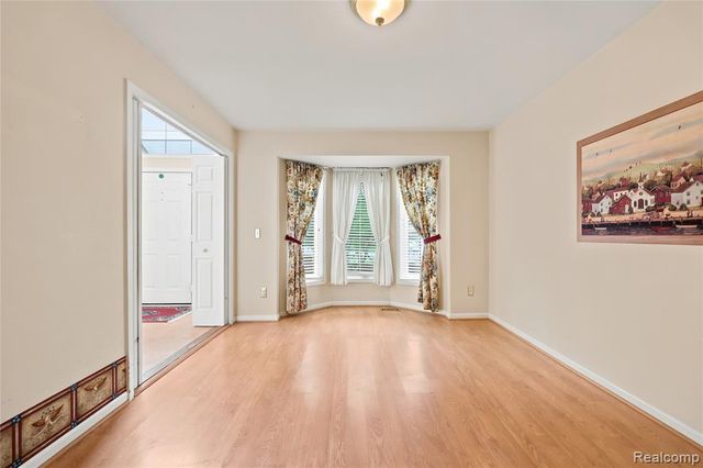 54698 Bellingham Drive 56, Utica, MI 48316