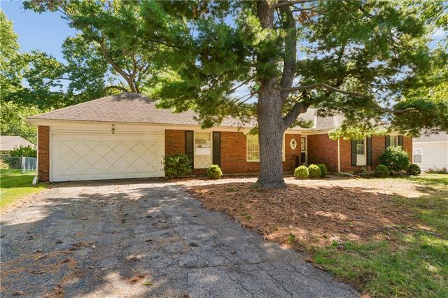 6441 Woodson Drive, Mission, KS 66202