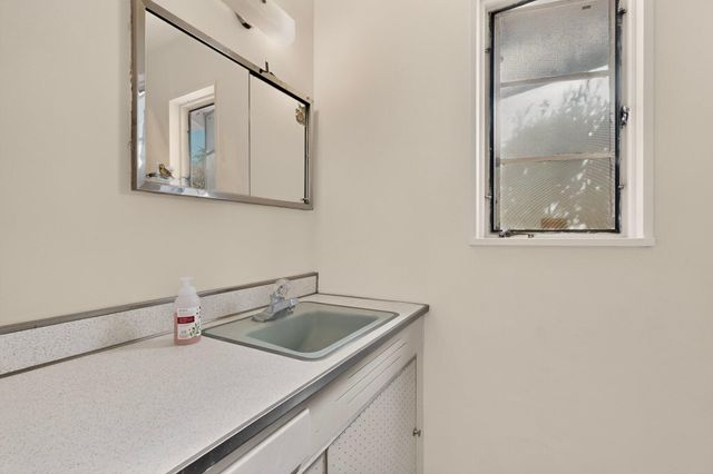 6509 Bellrose Avenue NE, Albuquerque, NM 87110