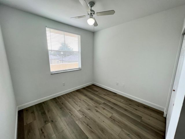 2040 Greenview Shores Boulevard 214, Wellington, FL 33414