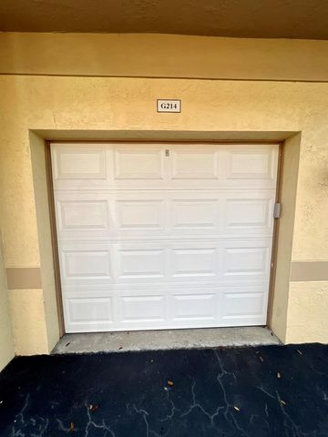 2040 Greenview Shores Boulevard 214, Wellington, FL 33414
