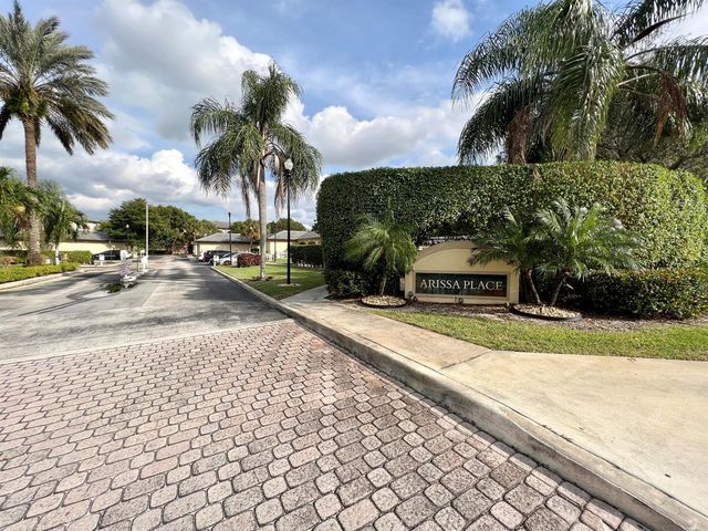 2040 Greenview Shores Boulevard 214, Wellington, FL 33414