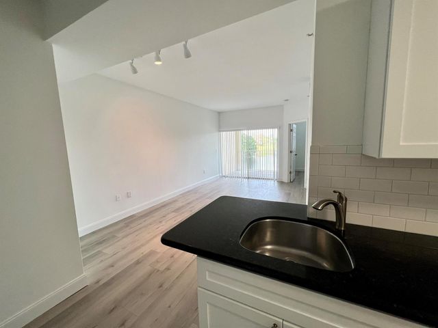 2040 Greenview Shores Boulevard 214, Wellington, FL 33414