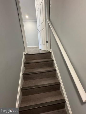 2802 PIN OAK LN, Lanham, MD 20706