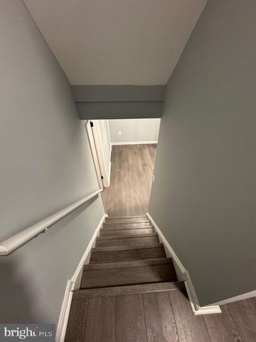 2802 PIN OAK LN, Lanham, MD 20706
