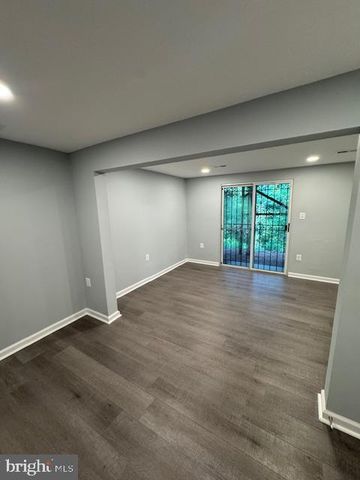2802 PIN OAK LN, Lanham, MD 20706