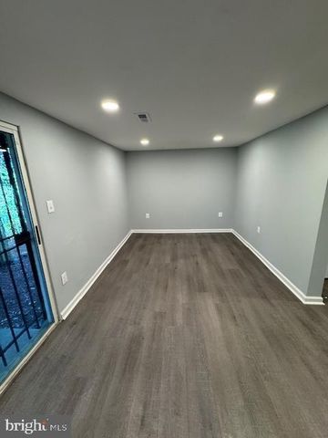 2802 PIN OAK LN, Lanham, MD 20706