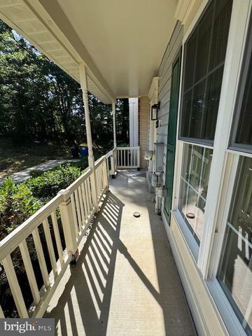 2802 PIN OAK LN, Lanham, MD 20706