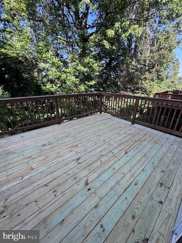 2802 PIN OAK LN, Lanham, MD 20706
